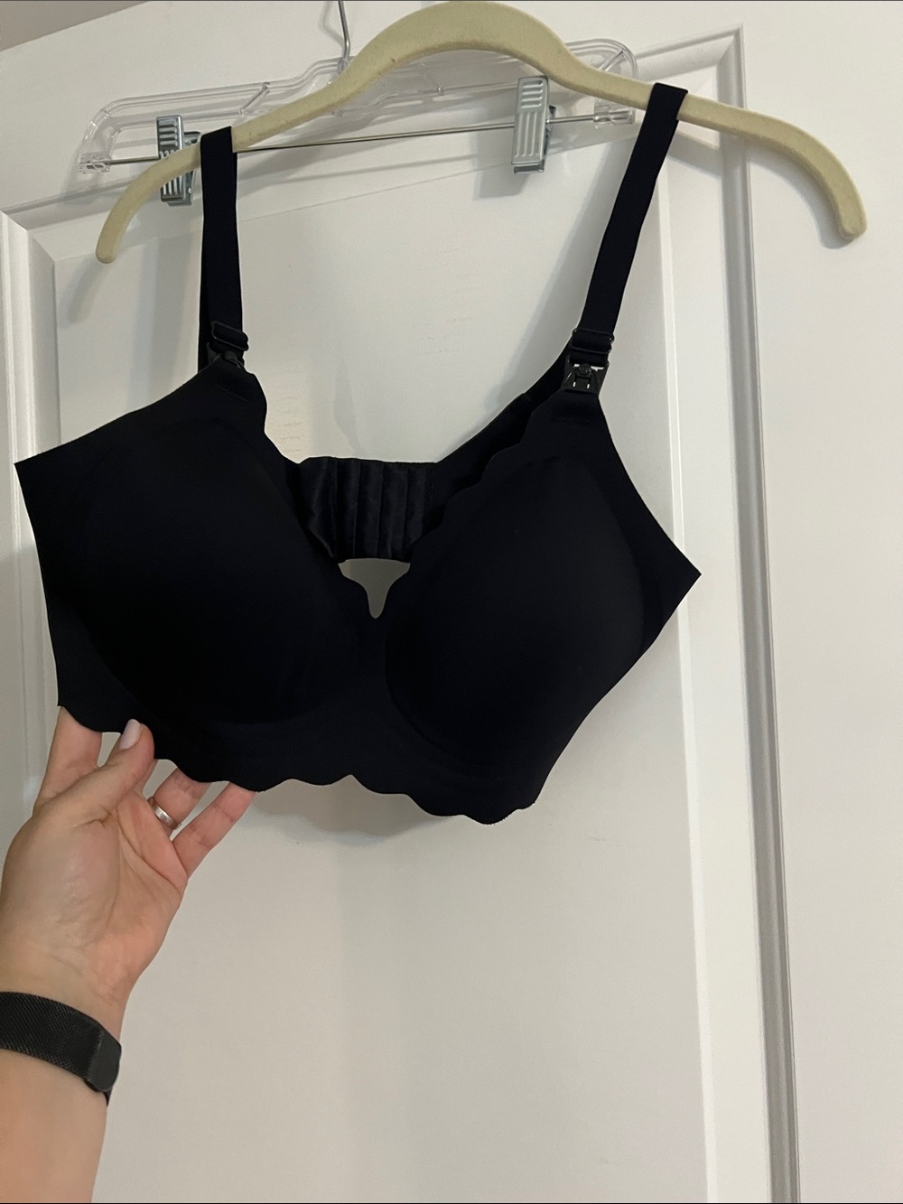 Clip-Front Seamless Nursing Bra in Black